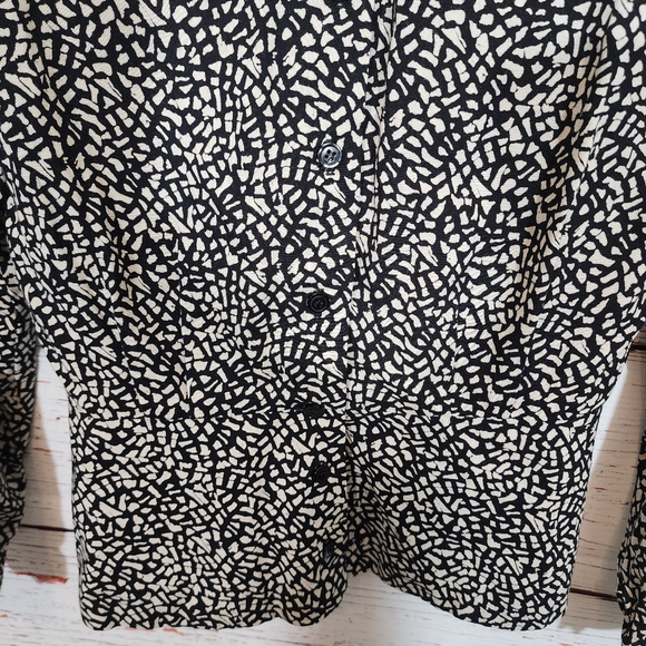 In Group LTD Peplum Blouse - Picture 4 of 6